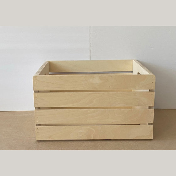 Wooden crate made of baltick birch